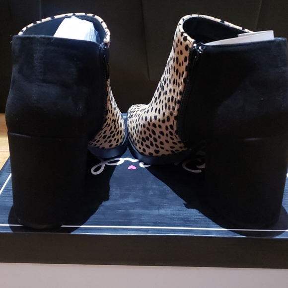 Booties - Picture 4 of 4